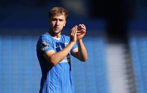 Arsenal dẫn đầu cuộc đua chiêu mộ Jack Hinshelwood